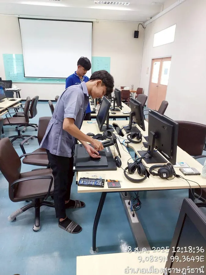 เปลี่ยน RAM ,SSD คอมพิวเตอร์ห้องปฏิบัติการทางภาษา จำนวน 82 ตัว